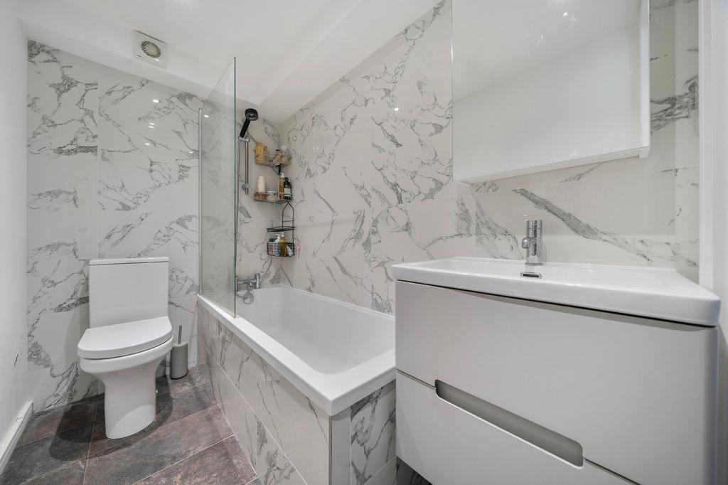Apartment in London - View 3