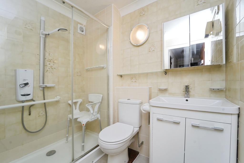 Apartment in Hove - View 4