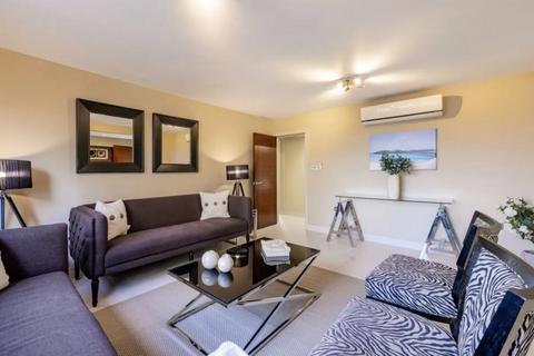 3 bedroom flat to rent, St Johns Wood Park London NW8