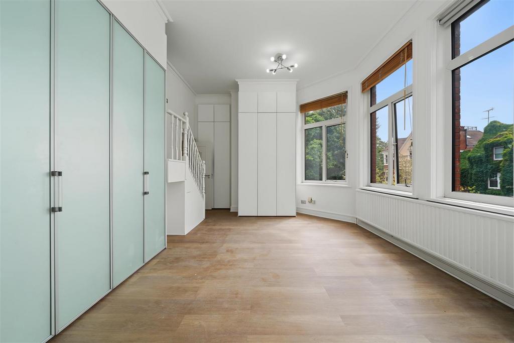 Apartment in London - View 4