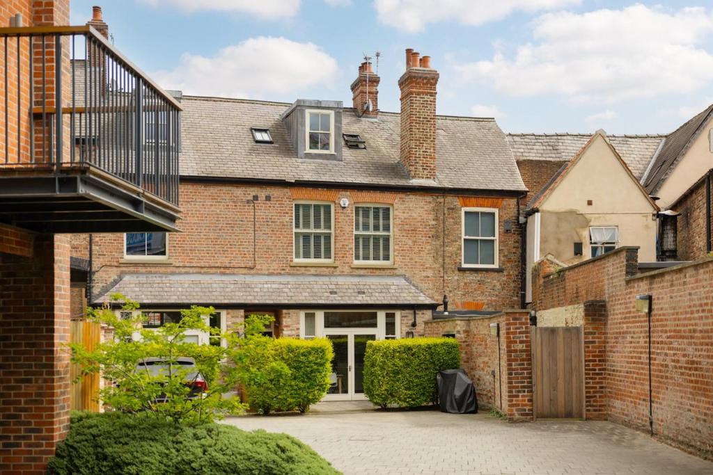 Nelson’s Yard, Dennis Street, York