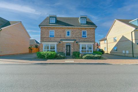 5 bedroom detached house for sale, Montague Crescent, Brooklands, MK10