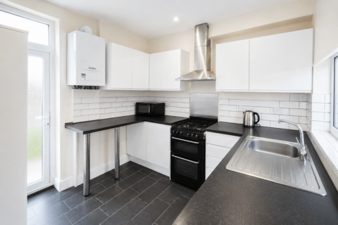 1 bedroom maisonette to rent, Heather Park Drive, Wembley, Middlesex, HA0
