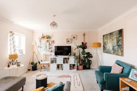 2 bedroom flat for sale, Cabot Court, Bristol BS7