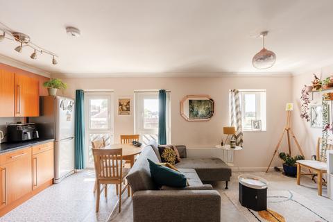 2 bedroom flat for sale, Cabot Court, Bristol BS7