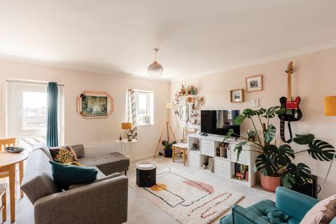 2 bedroom flat for sale, Cabot Court, Bristol BS7