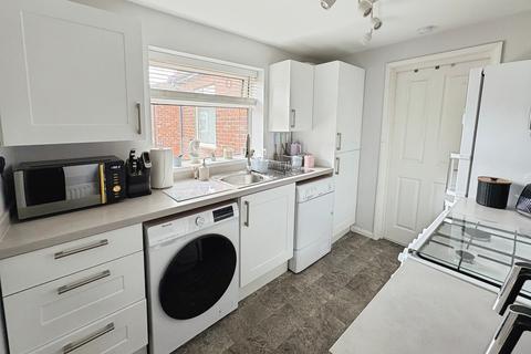 2 bedroom flat for sale, Ovington Grove, Fenham, Newcastle upon Tyne, NE5
