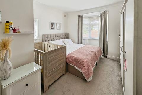2 bedroom flat for sale, Ovington Grove, Fenham, Newcastle upon Tyne, NE5