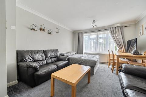 2 bedroom apartment for sale, Arborfield Close, Slough, Berkshire