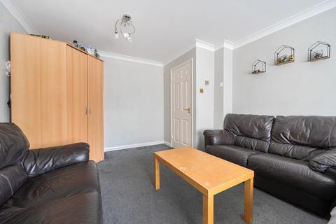 2 bedroom apartment for sale, Arborfield Close, Slough, Berkshire
