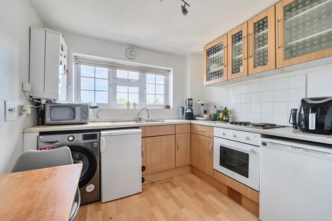 2 bedroom apartment for sale, Arborfield Close, Slough, Berkshire