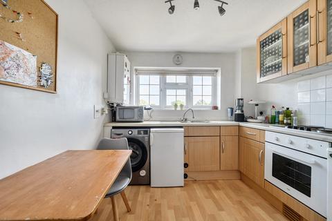 2 bedroom apartment for sale, Arborfield Close, Slough, Berkshire