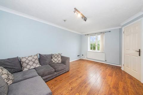 2 bedroom house to rent, Hither Farm Road, Lee