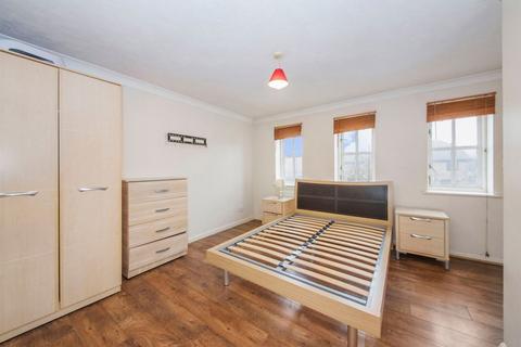 2 bedroom house to rent, Hither Farm Road, Lee