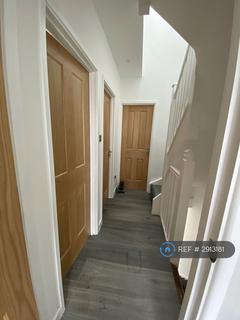 4 bedroom end of terrace house to rent, Granville Road, Uxbridge, UB10