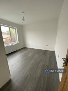 4 bedroom end of terrace house to rent, Granville Road, Uxbridge, UB10