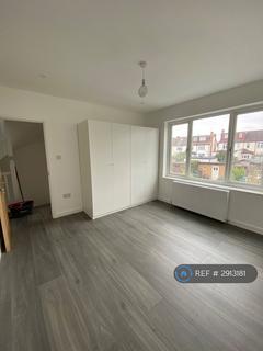 4 bedroom end of terrace house to rent, Granville Road, Uxbridge, UB10