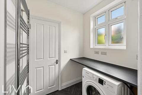 4 bedroom semi-detached house to rent, Croydon CR0