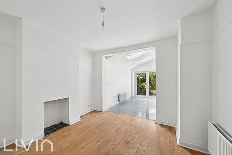4 bedroom semi-detached house to rent, Croydon CR0