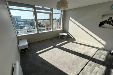 1 bedroom flat to rent, K2 Apartments North, 70 Bond Street, Hull, Yorkshire, HU1