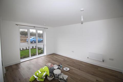 3 bedroom detached house to rent, Minikin Close, Coggeshall