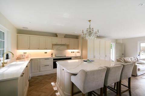 4 bedroom detached house for sale, Bethersden Road, Woodchurch, Kent, TN26