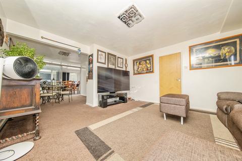 3 bedroom semi-detached house for sale, Radcliffe Drive, Ipswich
