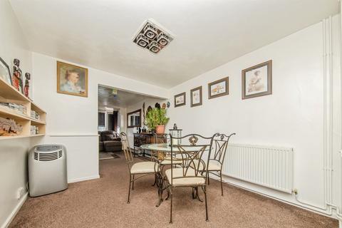 3 bedroom semi-detached house for sale, Radcliffe Drive, Ipswich