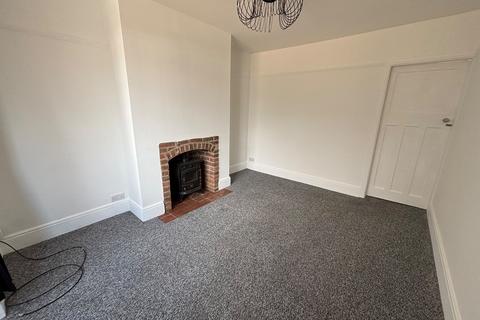 2 bedroom house to rent, Worksop Road, Doncaster, DN11