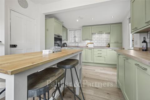 1 bedroom detached house to rent, New London Road, Essex CM2