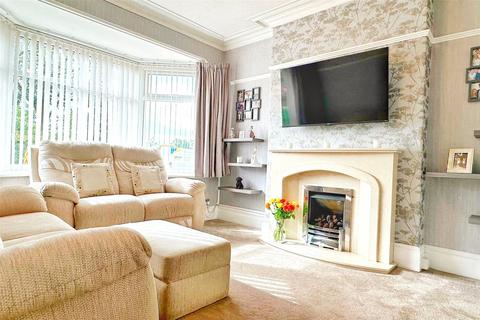 2 bedroom townhouse for sale, Kings Road, Ashton-under-Lyne, Greater Manchester, OL6