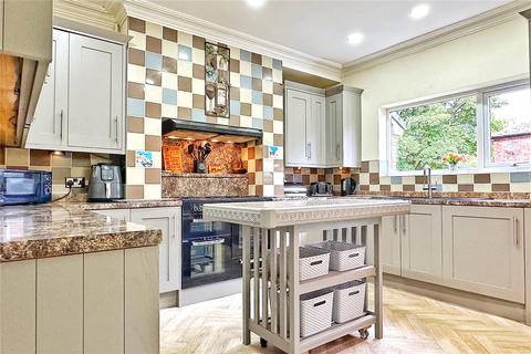 2 bedroom townhouse for sale, Kings Road, Ashton-under-Lyne, Greater Manchester, OL6