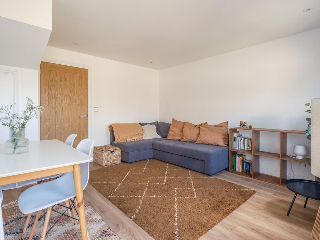 House in Newcastle Upon Tyne - View 3