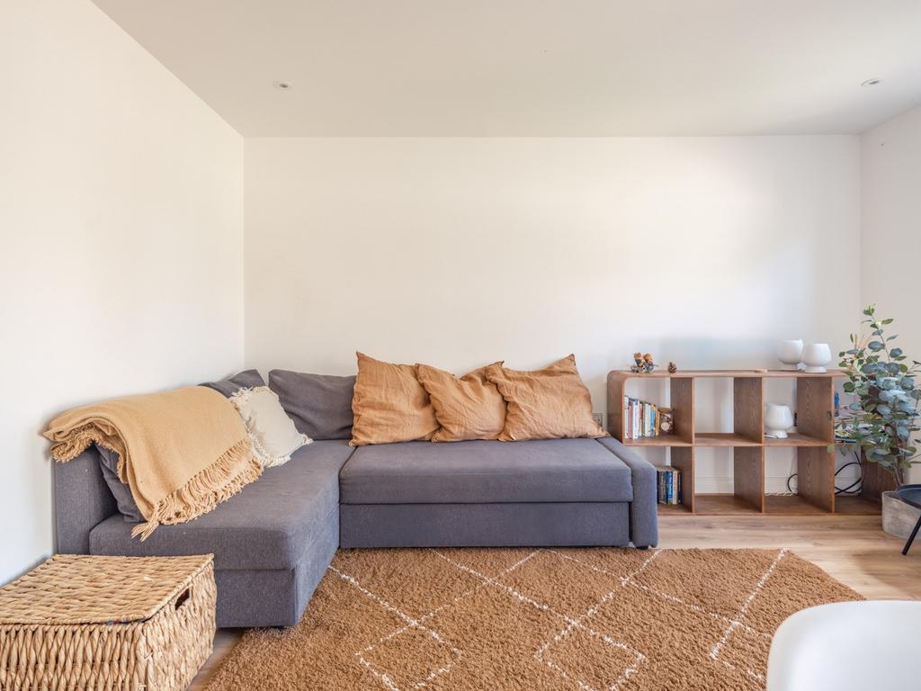 House in Newcastle Upon Tyne - More
