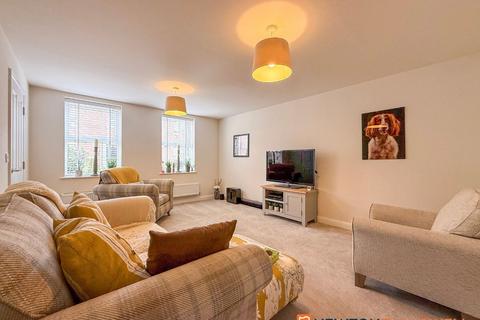 4 bedroom detached house for sale, Westland Drive, Newark NG24
