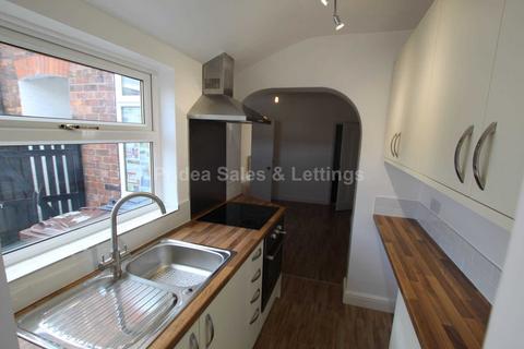 3 bedroom semi-detached house to rent, Victoria Street, Lincoln