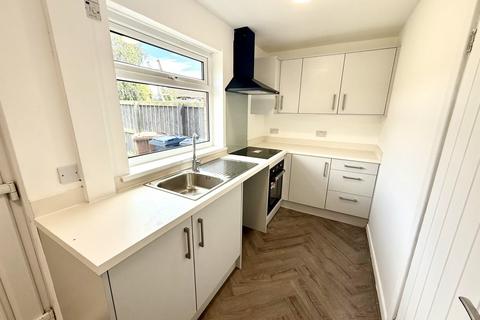 2 bedroom semi-detached house to rent, Gairloch Road, Sunderland