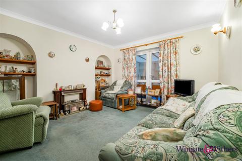 undefined, Foxlake Road, Byfleet