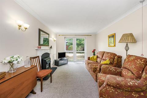 1 bedroom retirement property for sale, Kingswood Court, Chingford