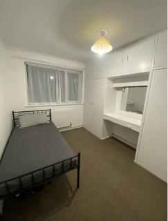 1 bedroom in a house share to rent, Cowbridge Lane, Barking IG11