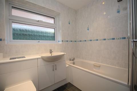 3 bedroom bungalow to rent, Fontwell Close, Maidenhead, Berkshire
