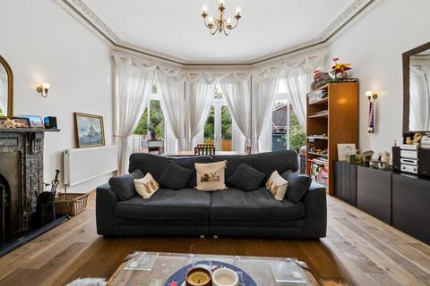 3 bedroom character property for sale, Ray Park Avenue, Maidenhead