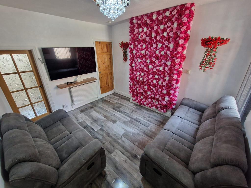 House in Leicester - More