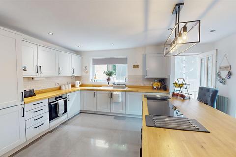 3 bedroom semi-detached house for sale, The Plantations, Low Moor, Bradford