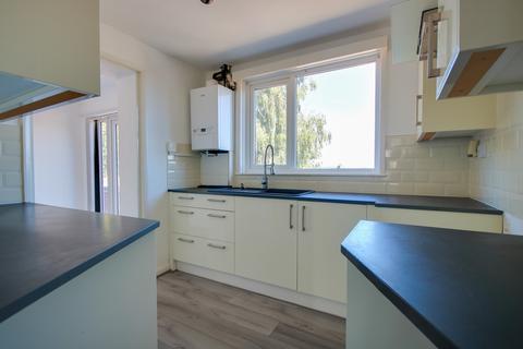 2 bedroom detached bungalow for sale, MIDANBURY! NO FORWARD CHAIN! RECENTLY REFRESHED! VIEWS ACROSS SOUTHAMPTON!