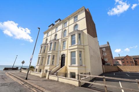 1 bedroom flat to rent, 1 Bed Third Floor Flat, 5 Carlisle Road, Bridlington, YO15 2PH