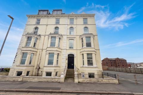 1 bedroom flat to rent, 1 Bed Third Floor Flat, 5 Carlisle Road, Bridlington, YO15 2PH