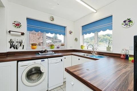 3 bedroom semi-detached house for sale, Wagtail Gardens, South Croydon, CR2