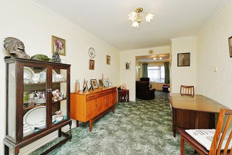 3 bedroom semi-detached house for sale, Wagtail Gardens, South Croydon, CR2