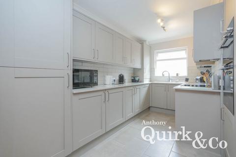 2 bedroom semi-detached bungalow for sale, Cumberland Avenue, Benfleet, SS7